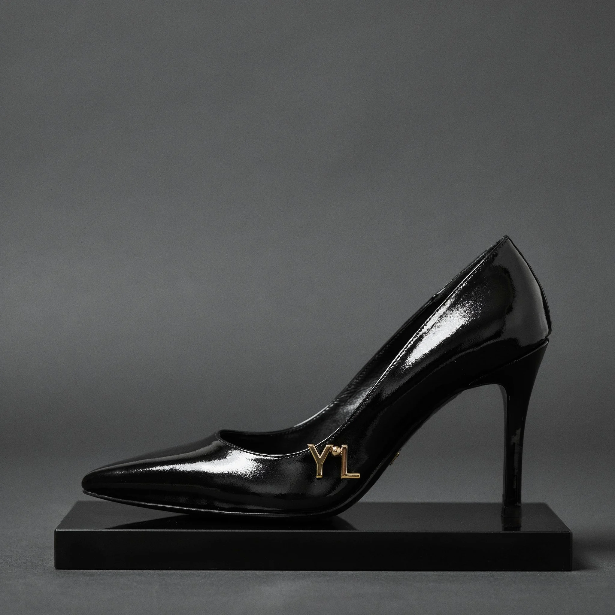 ysl-heel-the-ultimate-blend-of-luxury-fashion-and-confidence